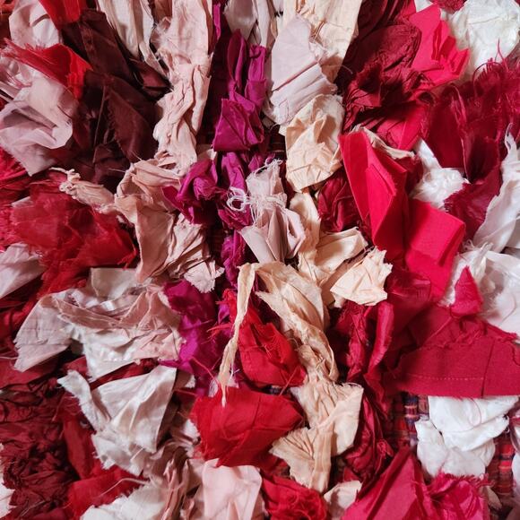 Rag Rug in shades of Red and Pink 40x25.5 - Picture 3 of 5